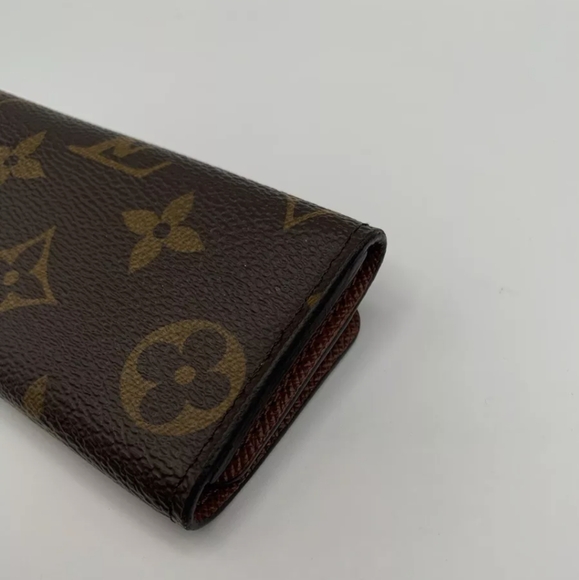 LV 4 ring key chain - Picture 7 of 16